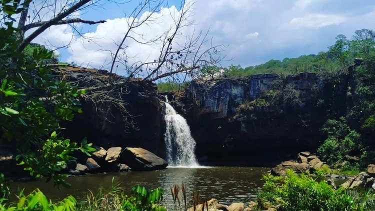 Concei&ccedil;&atilde;o do Mato Dentro (N&iacute;vel Moderado): Cachoeira Tr&ecirc;s Barras e F&aacute;brica